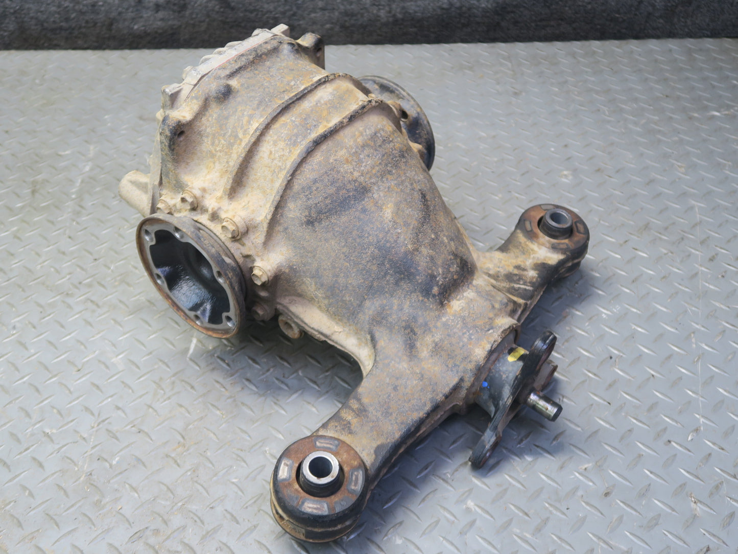 01-03 Lexus UCF30L LS430 Rear Differential Carrier 3.266 Ratio 137K Miles OEM