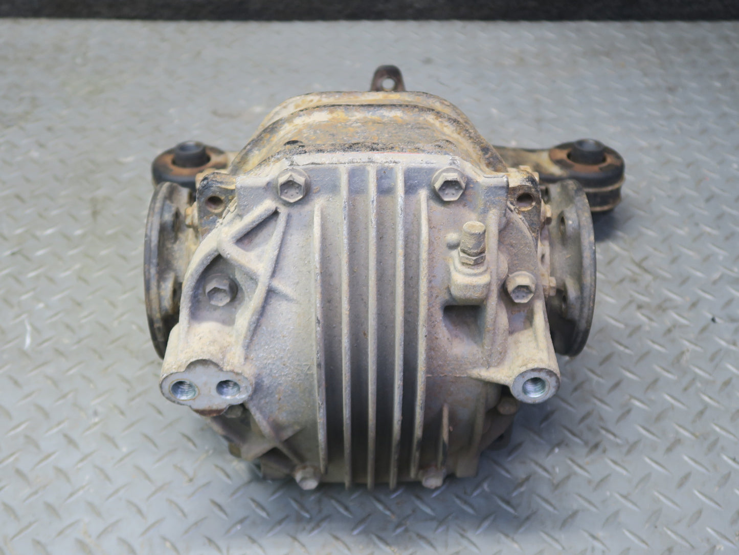 01-03 Lexus UCF30L LS430 Rear Differential Carrier 3.266 Ratio 137K Miles OEM