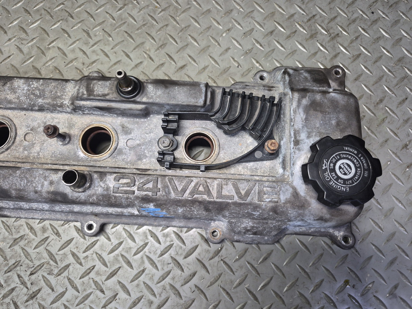1996-1997 Lexus FZJ80L LX450 Engine Cylinder Head Valve Cover