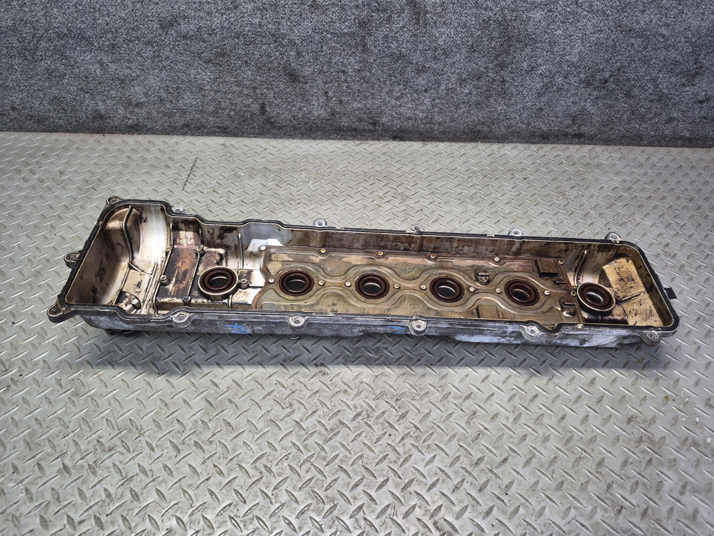 1996-1997 Lexus FZJ80L LX450 Engine Cylinder Head Valve Cover