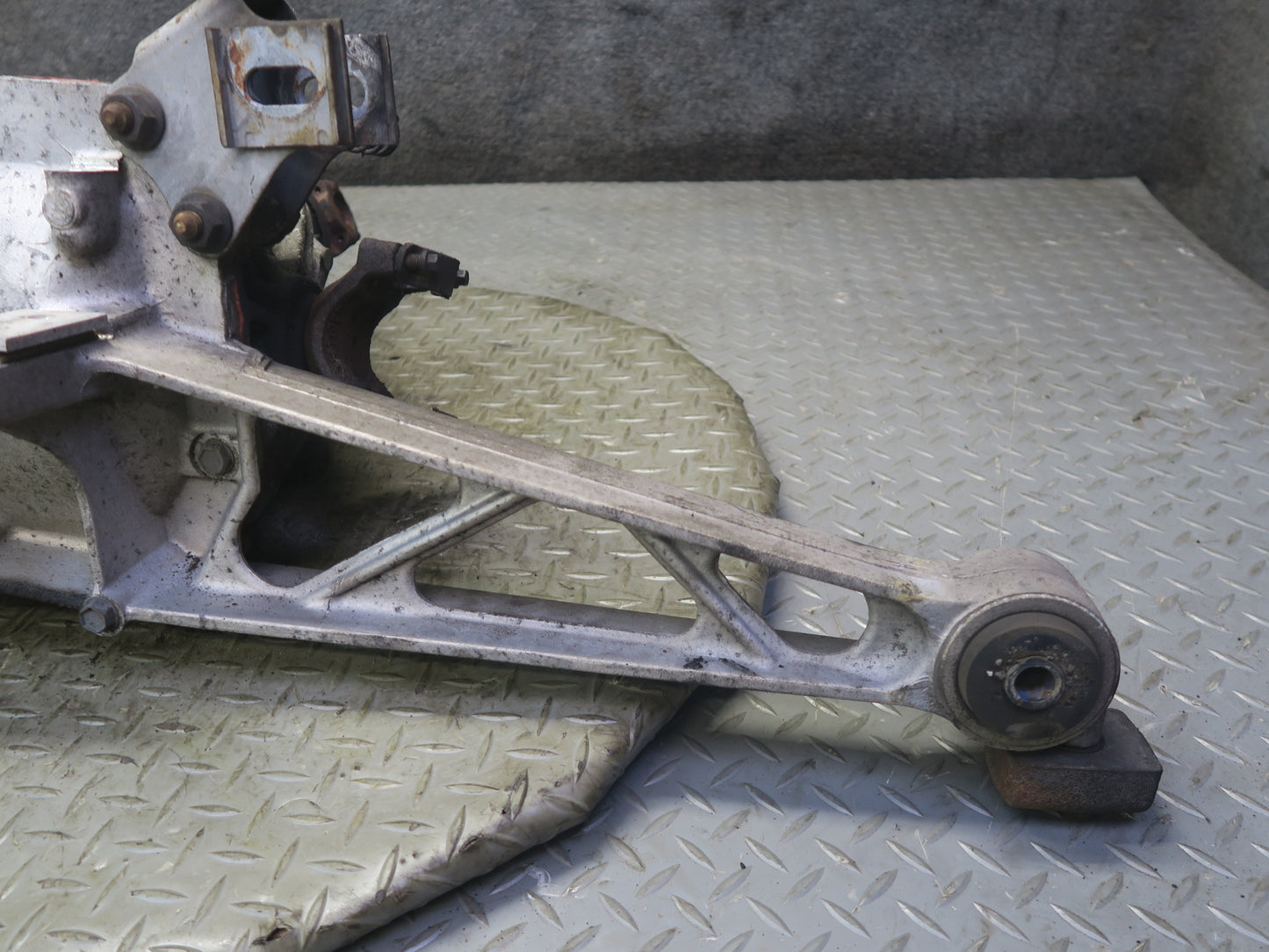 88-96 Chevrolet Corvette C4 A/T Dana 36 Rear Differential Carrier 2.73 Ratio 80k