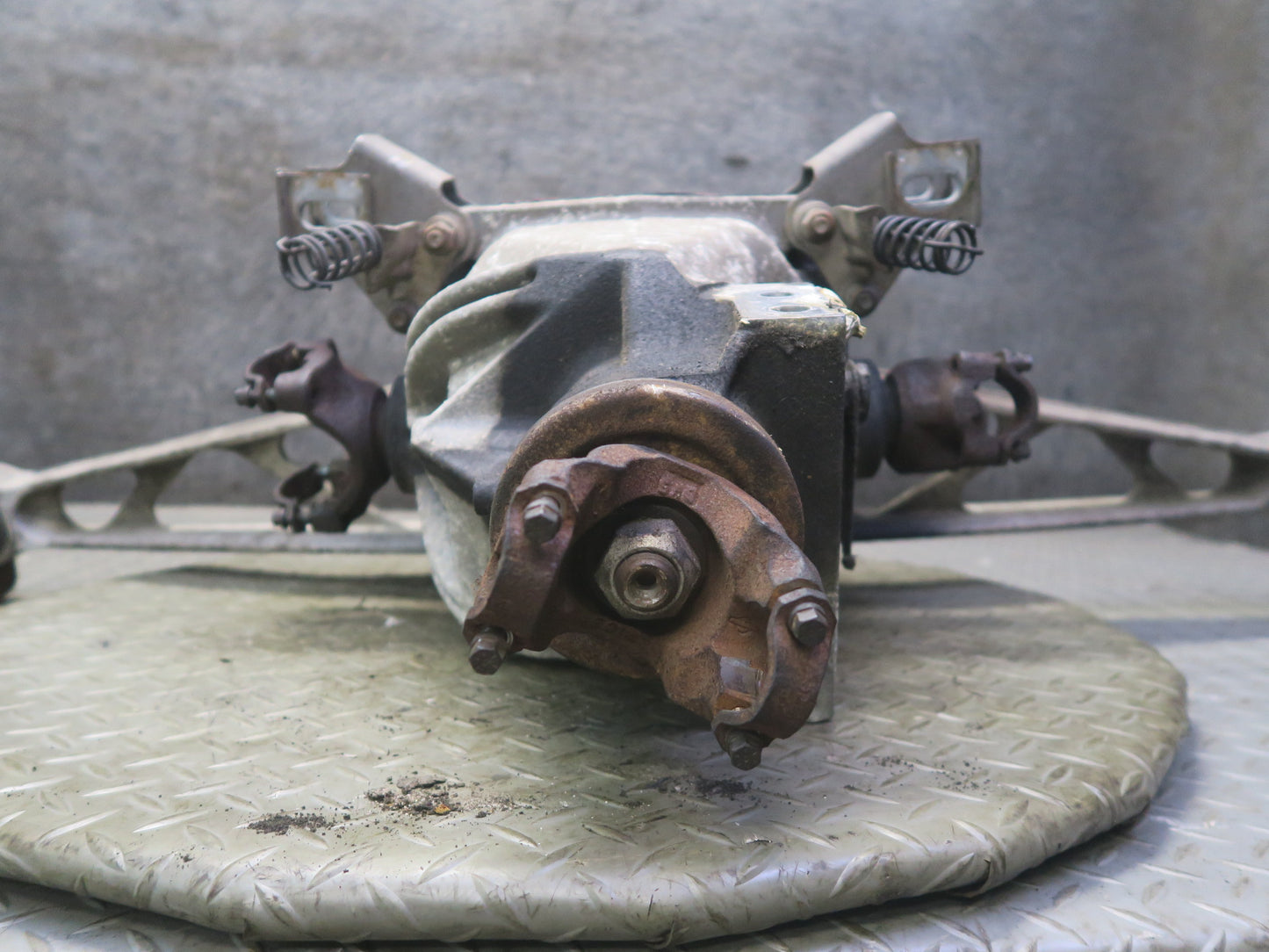 88-96 Chevrolet Corvette C4 A/T Dana 36 Rear Differential Carrier 2.73 Ratio 80k
