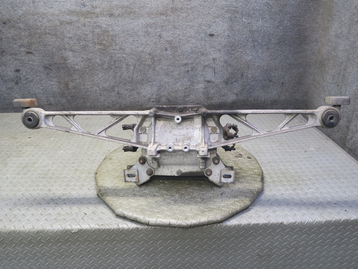 88-96 Chevrolet Corvette C4 A/T Dana 36 Rear Differential Carrier 2.73 Ratio 80k