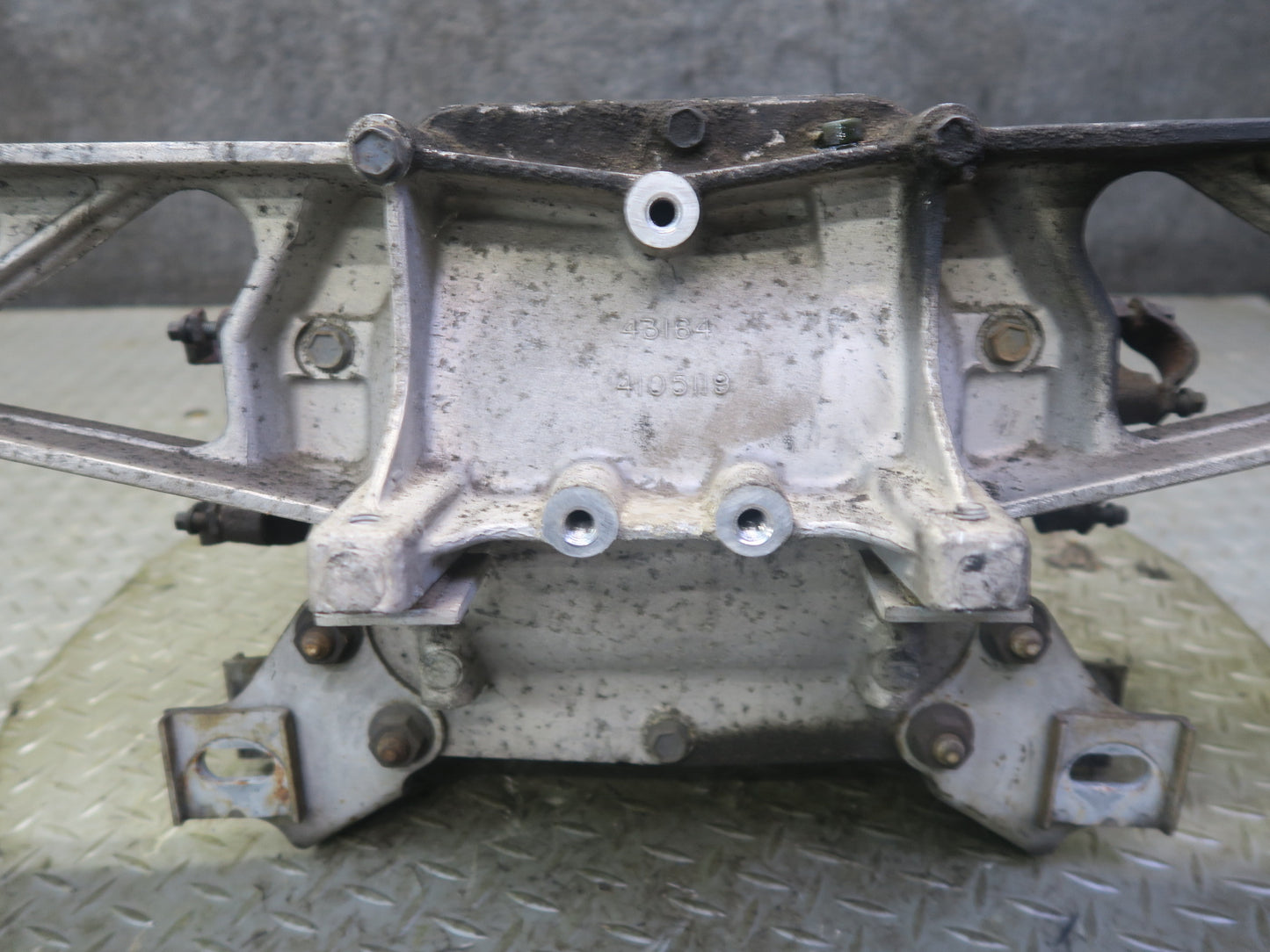 88-96 Chevrolet Corvette C4 A/T Dana 36 Rear Differential Carrier 2.73 Ratio 80k