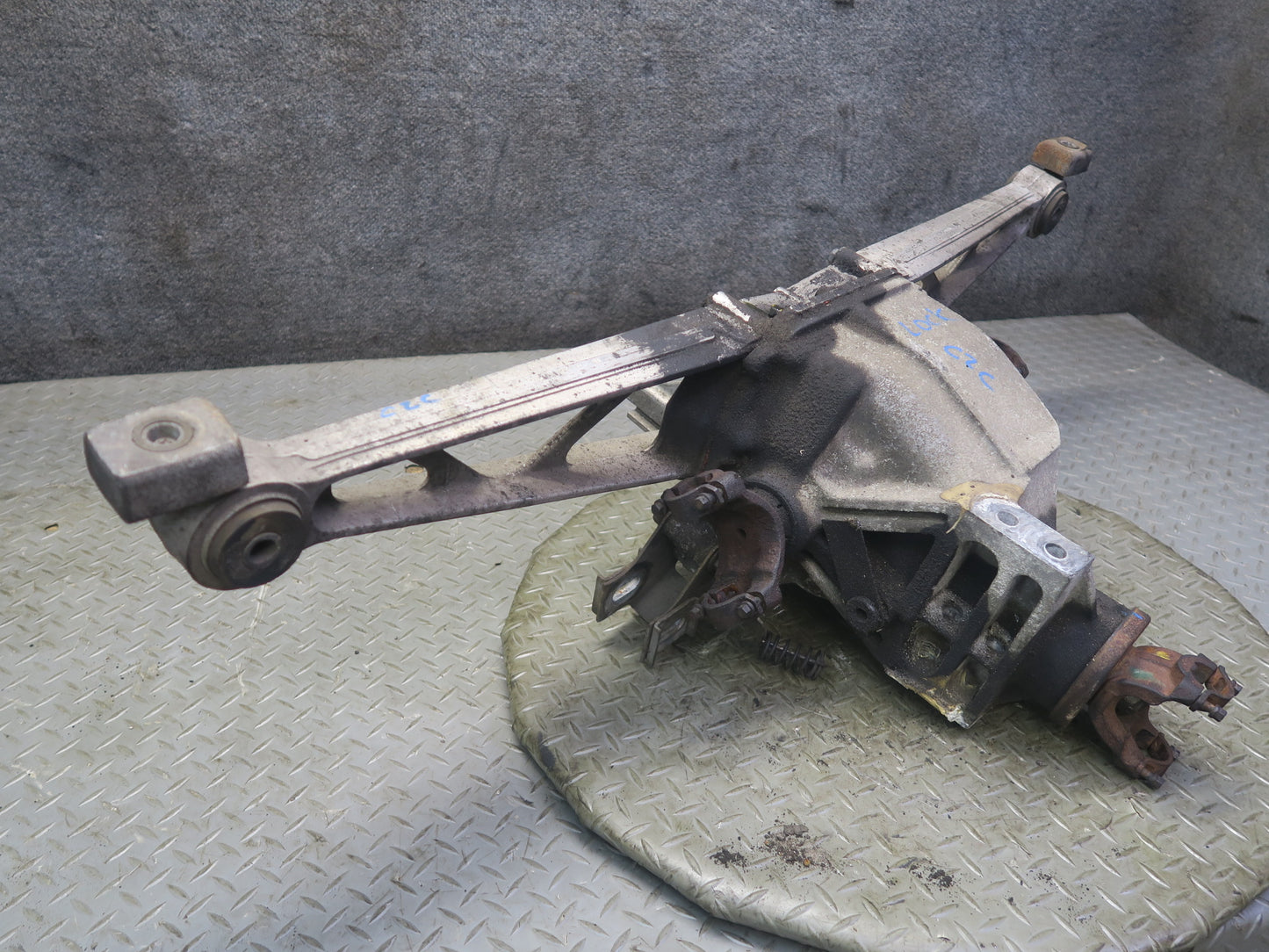 88-96 Chevrolet Corvette C4 A/T Dana 36 Rear Differential Carrier 2.73 Ratio 80k