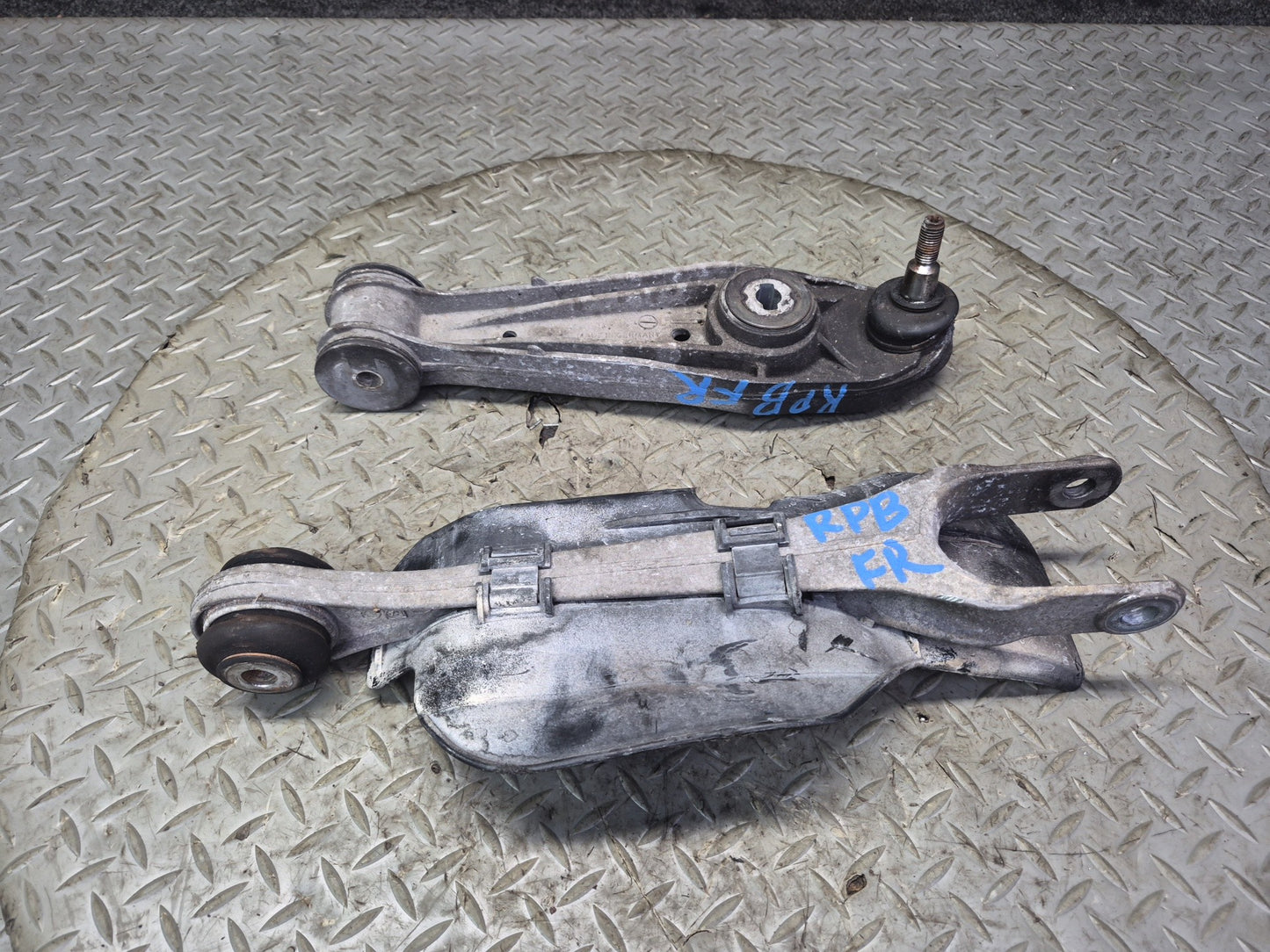 2005-2012 Porsche Boxster 987 RWD Front Right Side Lower Control Arm Set