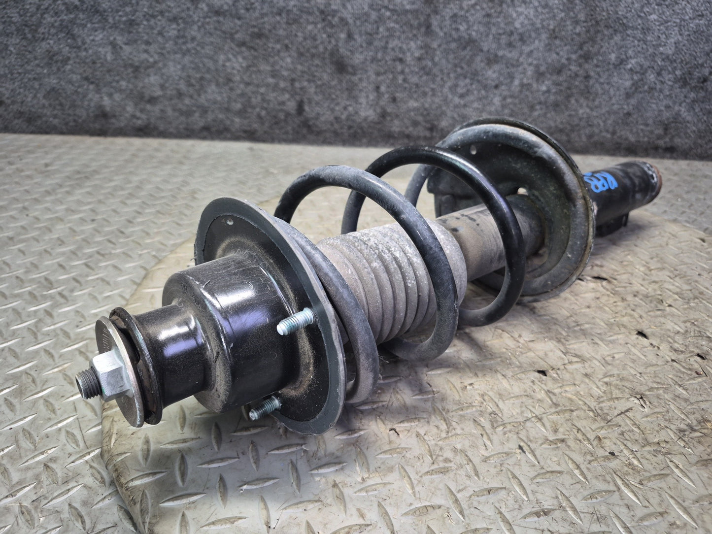 2005-2008 Porsche Boxster 987 Rear Right Left Shock Strut Absorber W/ Spring Set