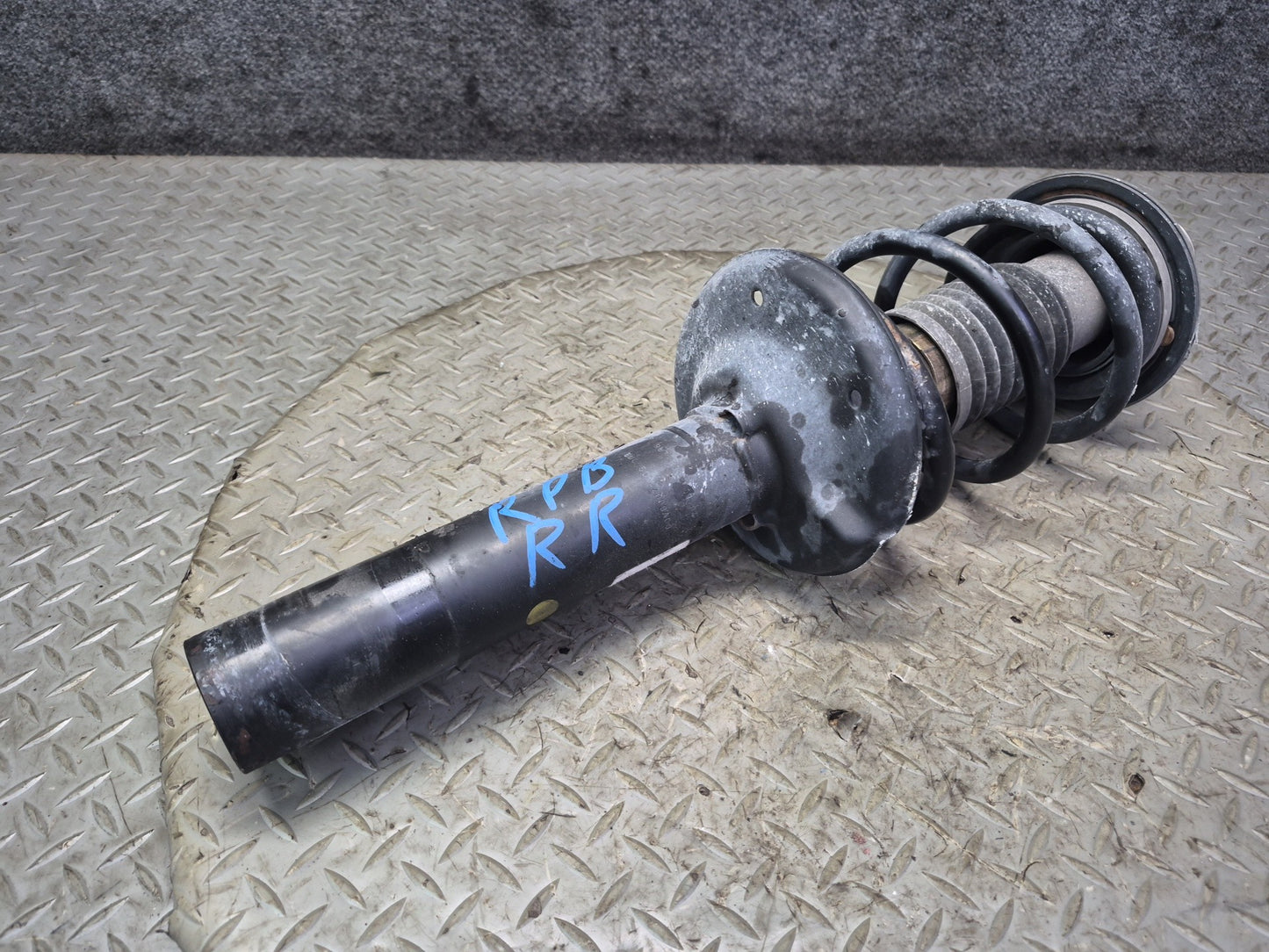 2005-2008 Porsche Boxster 987 Rear Right Left Shock Strut Absorber W/ Spring Set