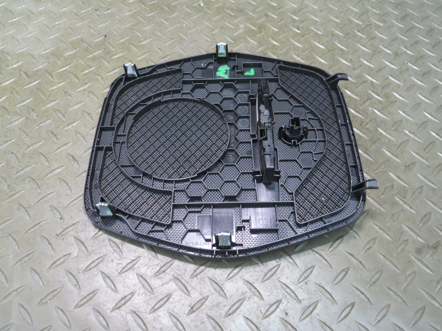 12-15 Mercedes X166 W166 ML Dash Front Center Speaker Grille w Parking Buzzer