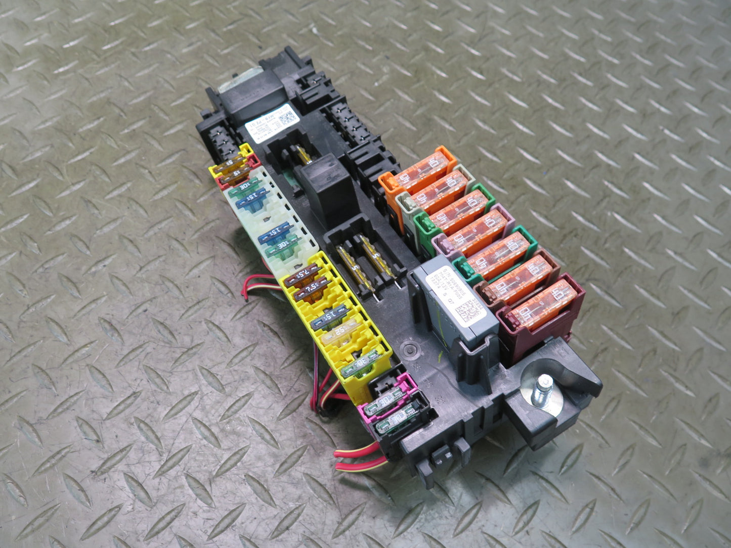 2012-2015 Mercedes X166 W166 Ml-class Engine Bay Fuse Relay Box 1665402350