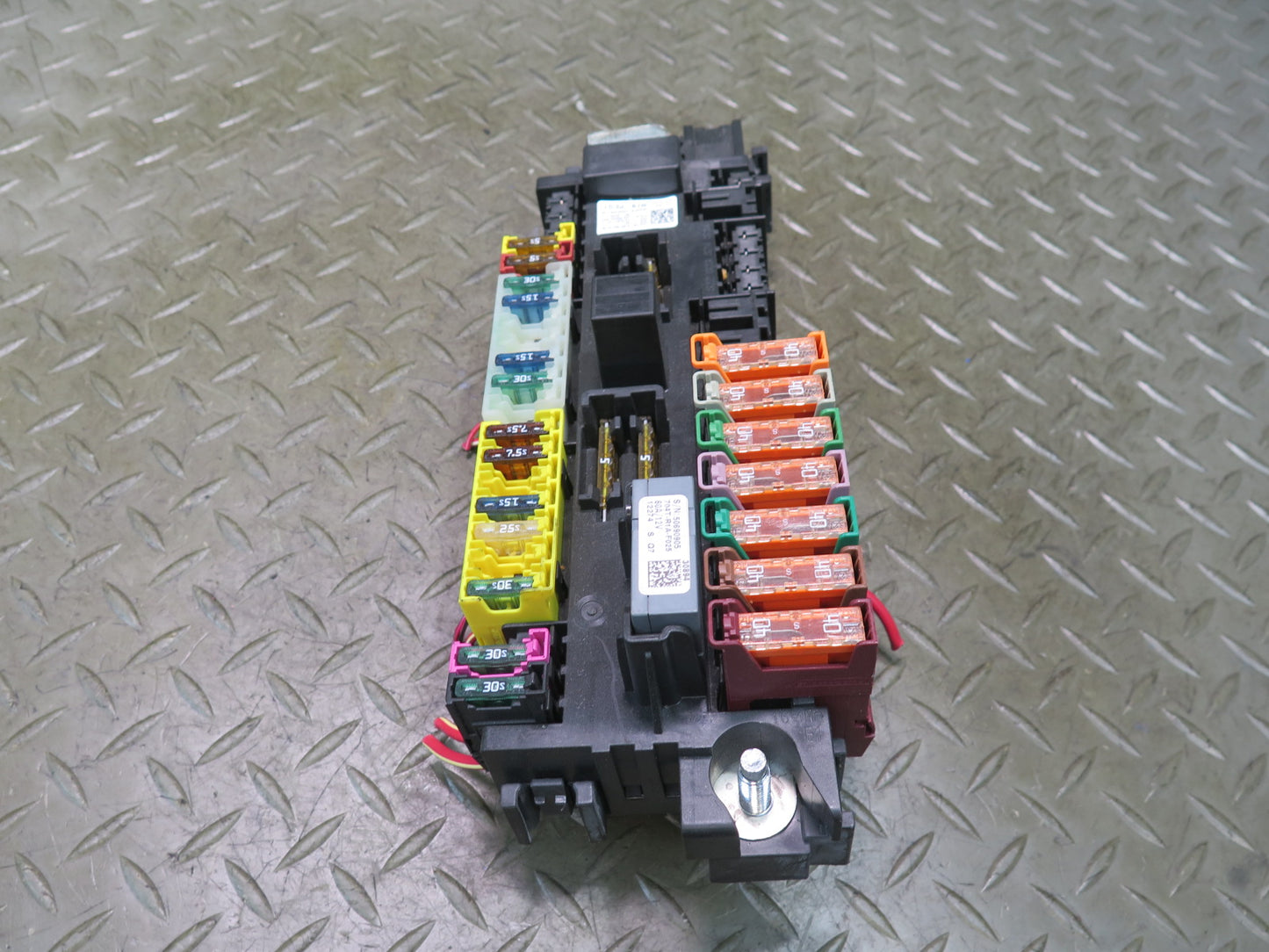 2012-2015 Mercedes X166 W166 Ml-class Engine Bay Fuse Relay Box 1665402350