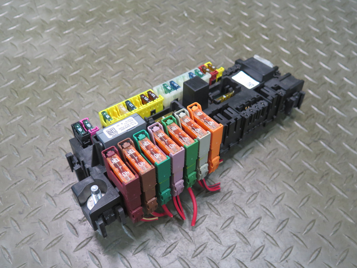2012-2015 Mercedes X166 W166 Ml-class Engine Bay Fuse Relay Box 1665402350