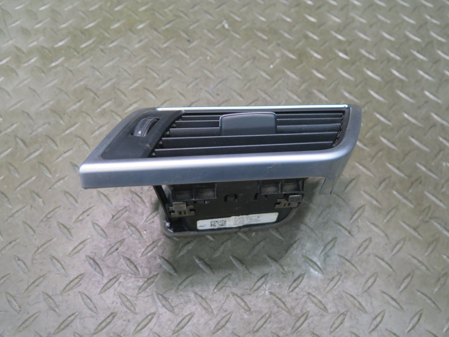 2012-2015 Mercedes X166 W166 Ml-class Dash Front Right A/C Air Vent Grille