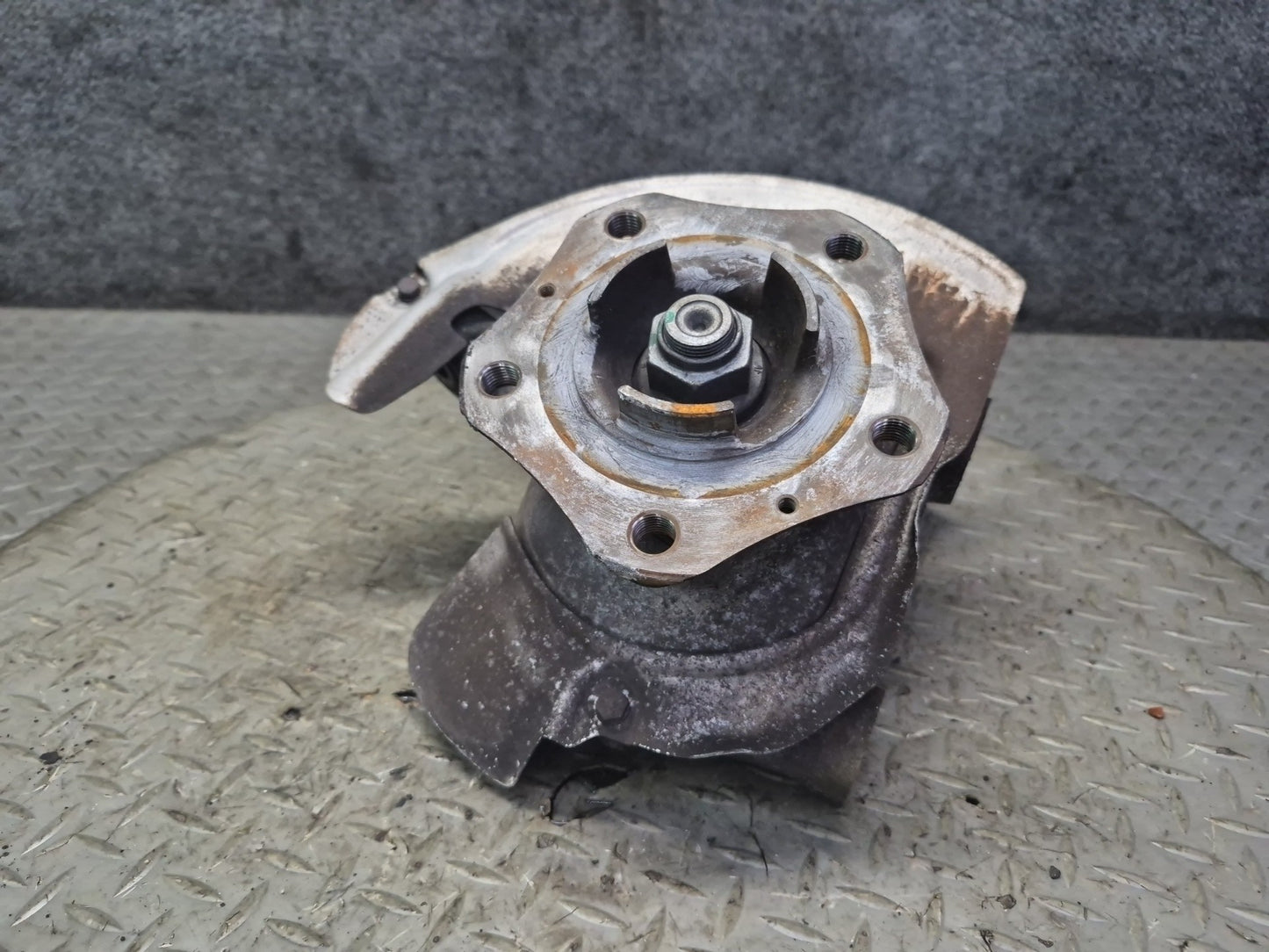 2005-2012 Porsche Boxster 987 RWD Front Left Side Spindle Knuckle Wheel Hub