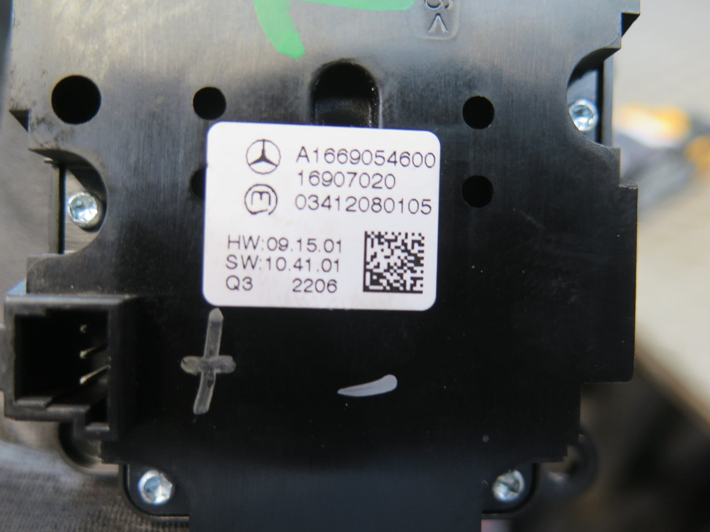 2012-2015 Mercedes X166 W166 ML Air Ride Suspension Control Switch 1669054600