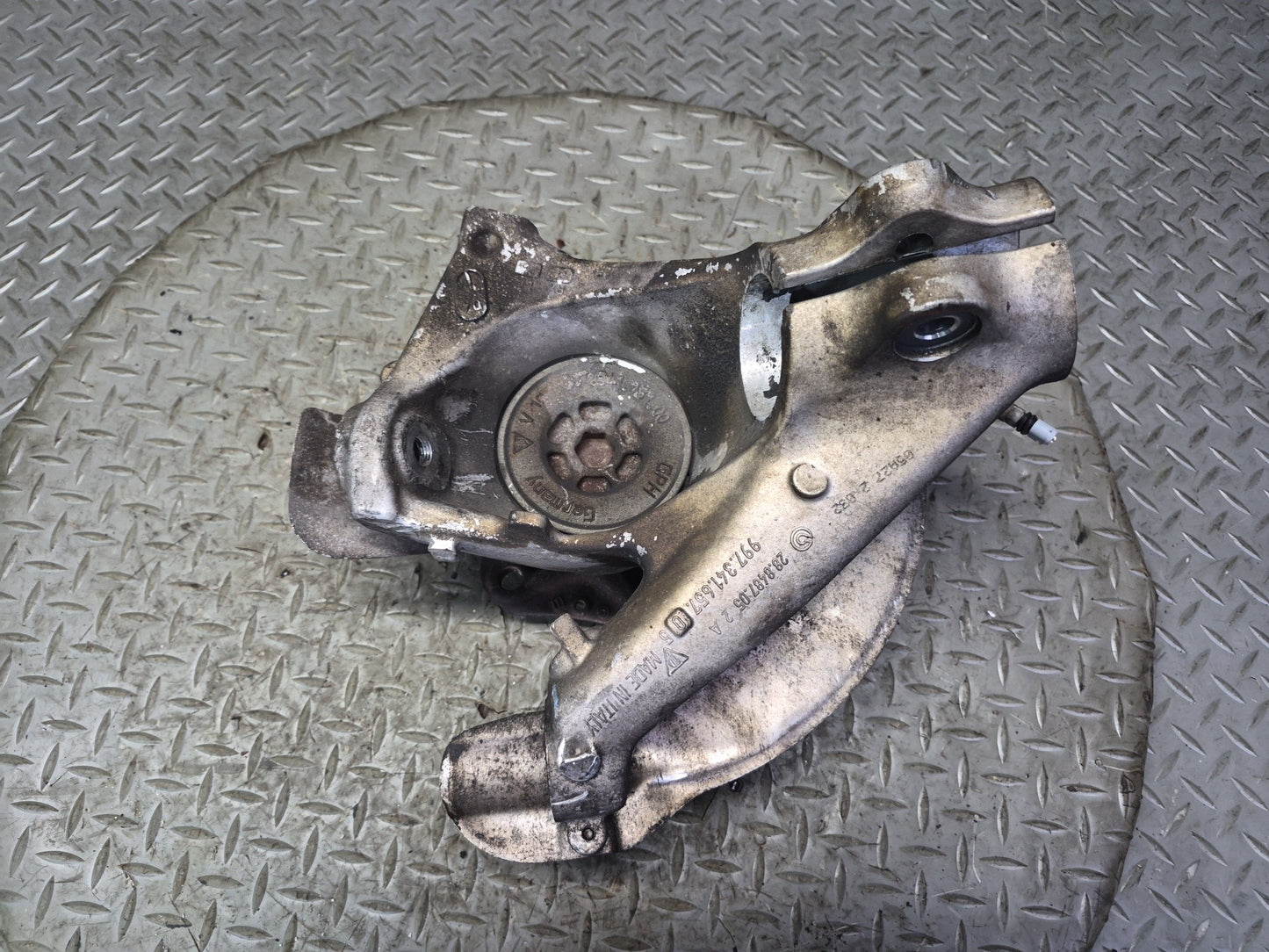 2005-2012 Porsche Boxster 987 RWD Front Left Side Spindle Knuckle Wheel Hub