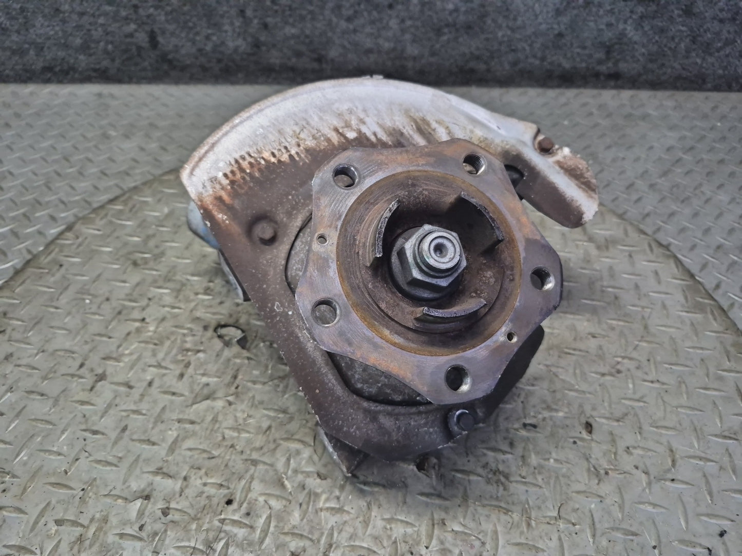 2005-2012 Porsche Boxster 987 RWD Front Right Side Spindle Knuckle Wheel Hub