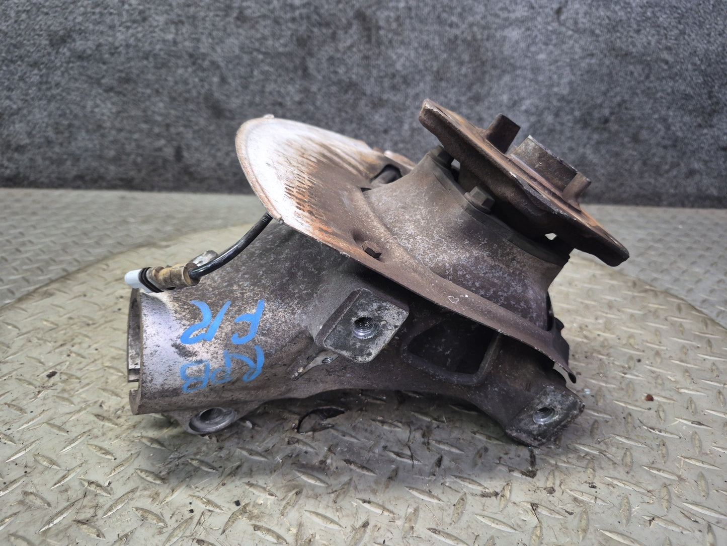 2005-2012 Porsche Boxster 987 RWD Front Right Side Spindle Knuckle Wheel Hub