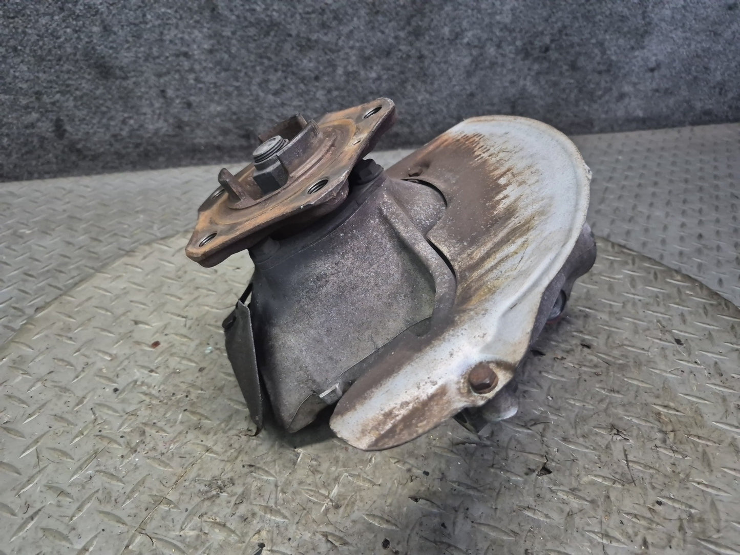 2005-2012 Porsche Boxster 987 RWD Front Right Side Spindle Knuckle Wheel Hub