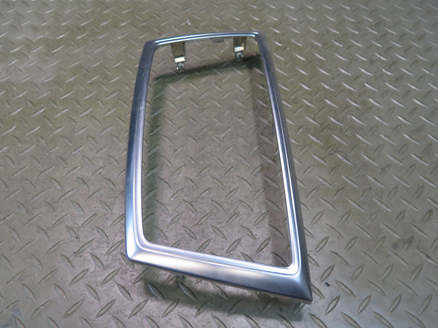 2012-2015 Mercedes X166 W166 Ml-class Dash Radio Trim Bezel Panel 1666801917