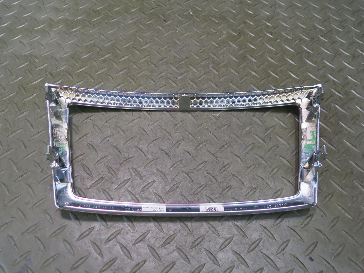 2012-2015 Mercedes X166 W166 Ml-class Dash Radio Trim Bezel Panel 1666801917