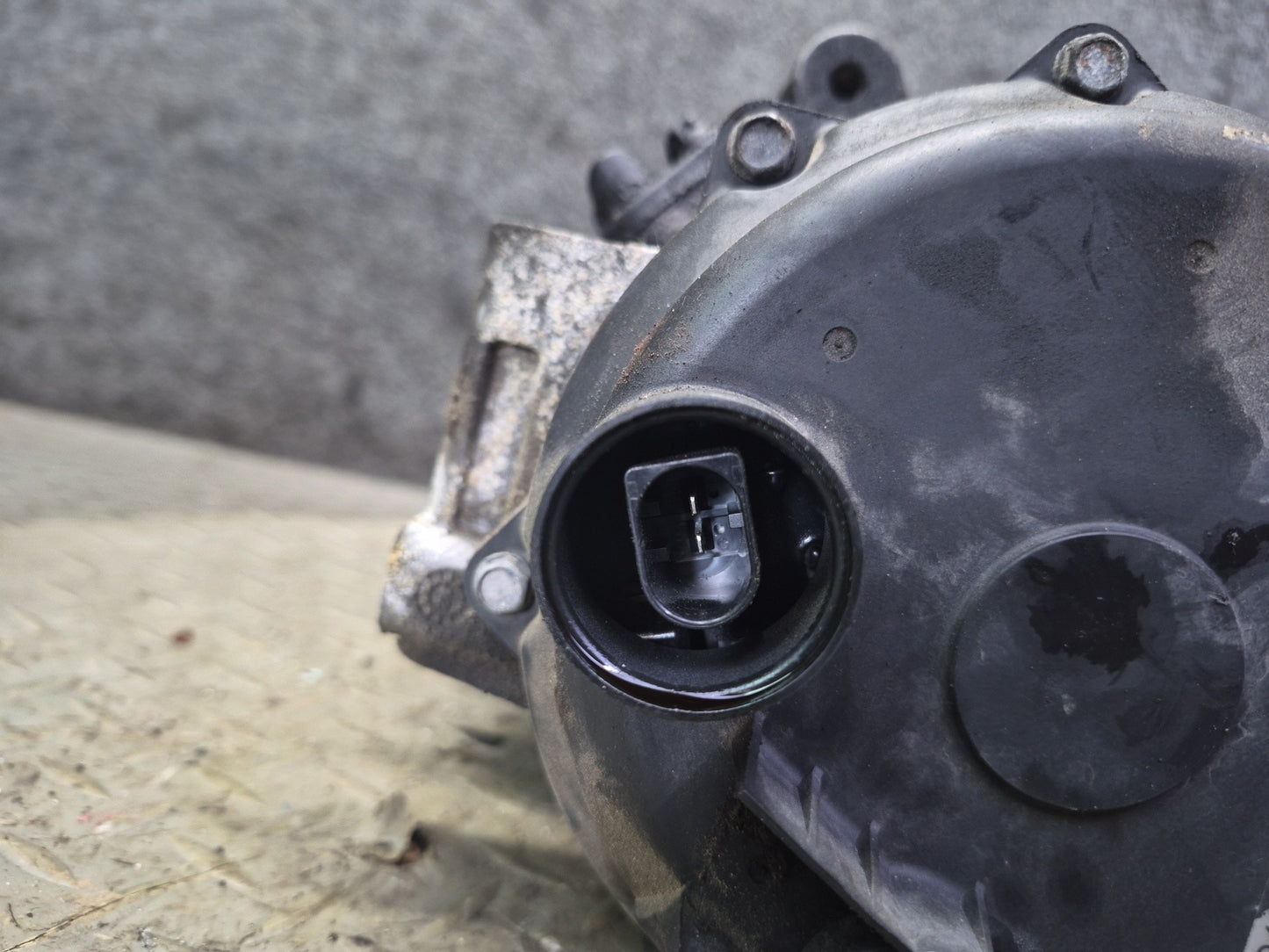 2011-2018 Porsche Cayenne 958 4.8L 190A Engine Alternator Generator 94860303300