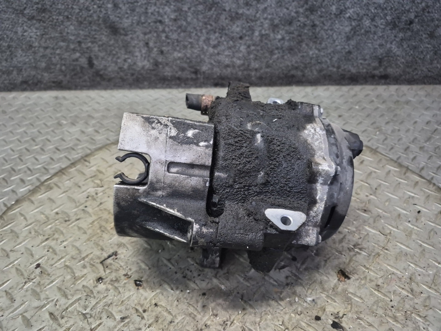 2011-2018 Porsche Cayenne 958 4.8L 190A Engine Alternator Generator 94860303300