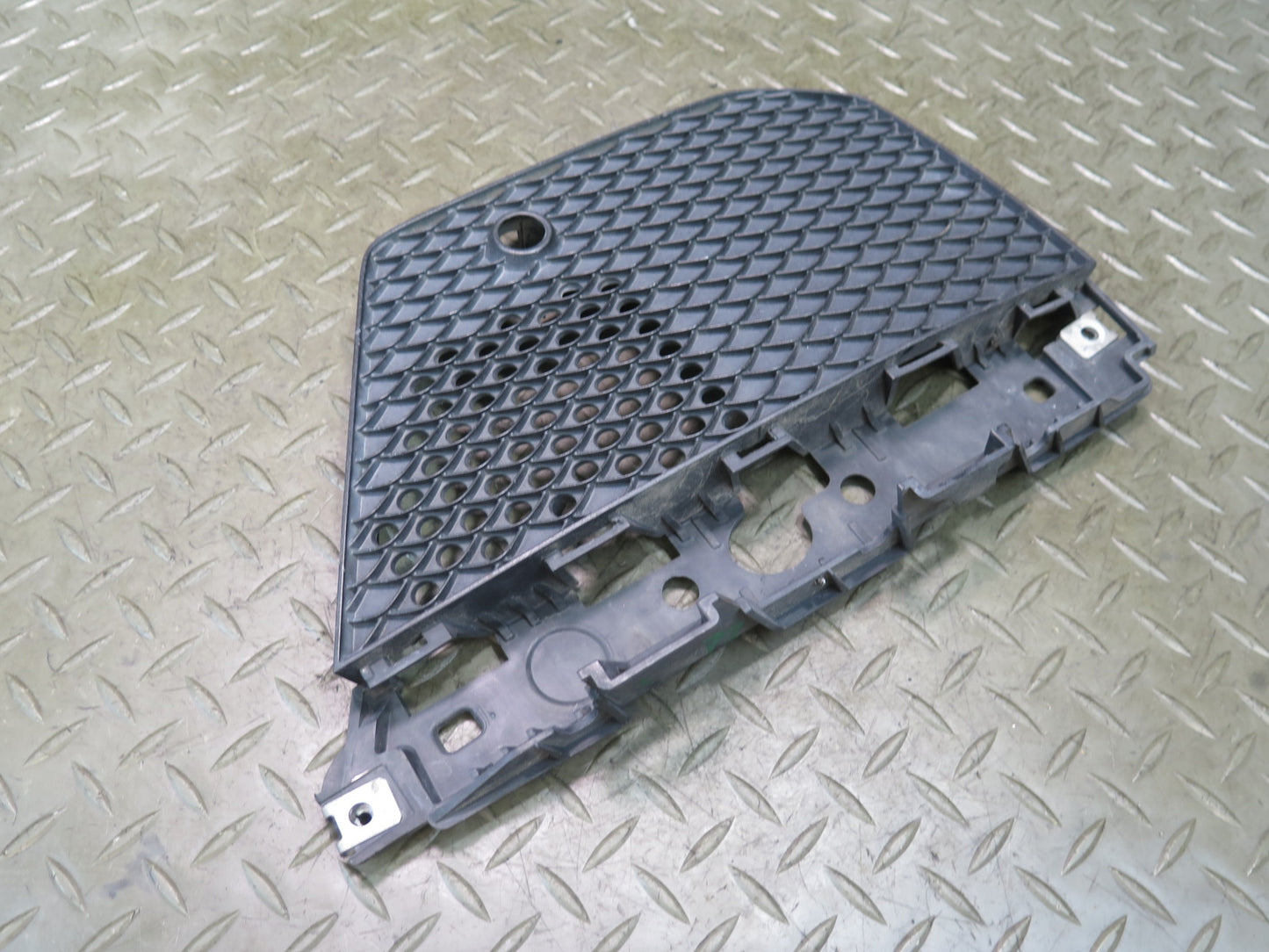 2012-2015 Mercedes X166 W166 AMG Front Bumper Right Insert Grille
