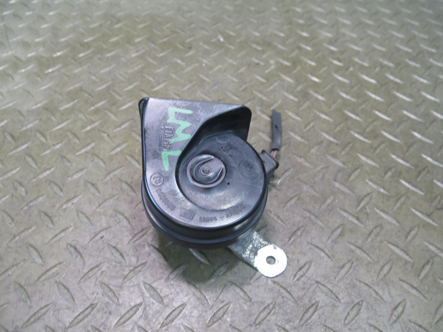 2012-2015 Mercedes X166 W166 Ml-class High & Low Tone Note Pitch Horn Signal Set