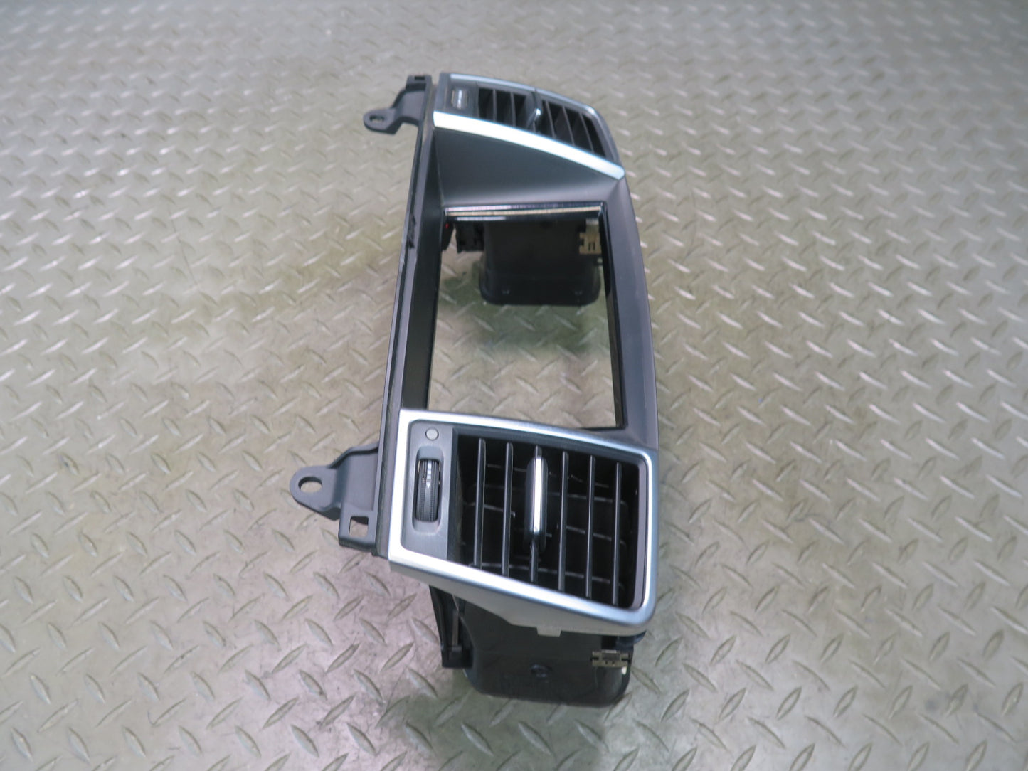 2012-2015 Mercedes X166 W166 Ml-class Dash Center Display Air Vent Trim Panel