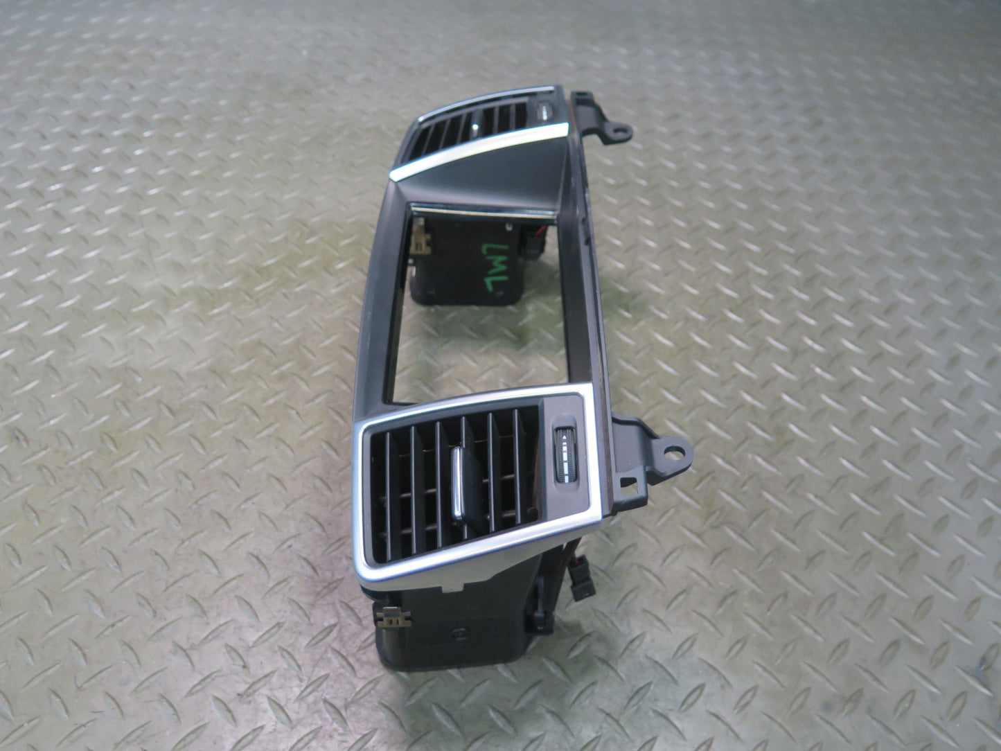 2012-2015 Mercedes X166 W166 Ml-class Dash Center Display Air Vent Trim Panel