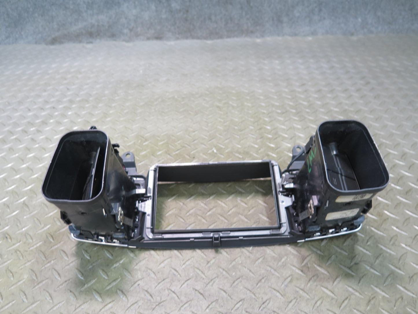 2012-2015 Mercedes X166 W166 Ml-class Dash Center Display Air Vent Trim Panel