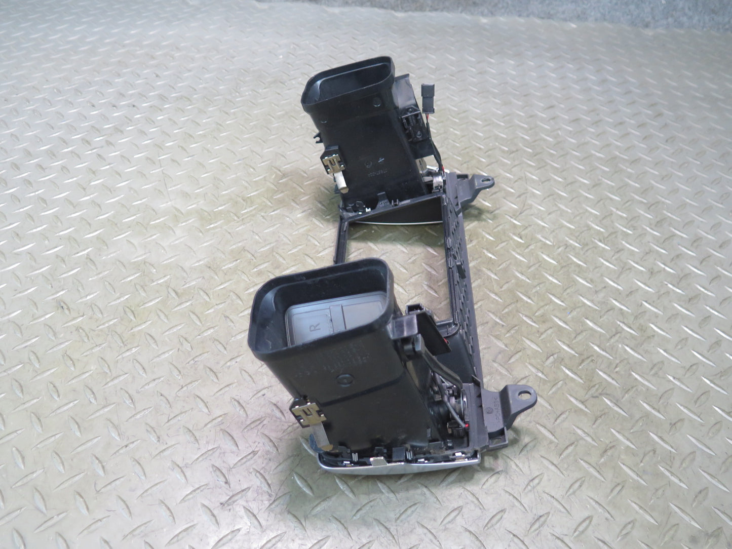 2012-2015 Mercedes X166 W166 Ml-class Dash Center Display Air Vent Trim Panel