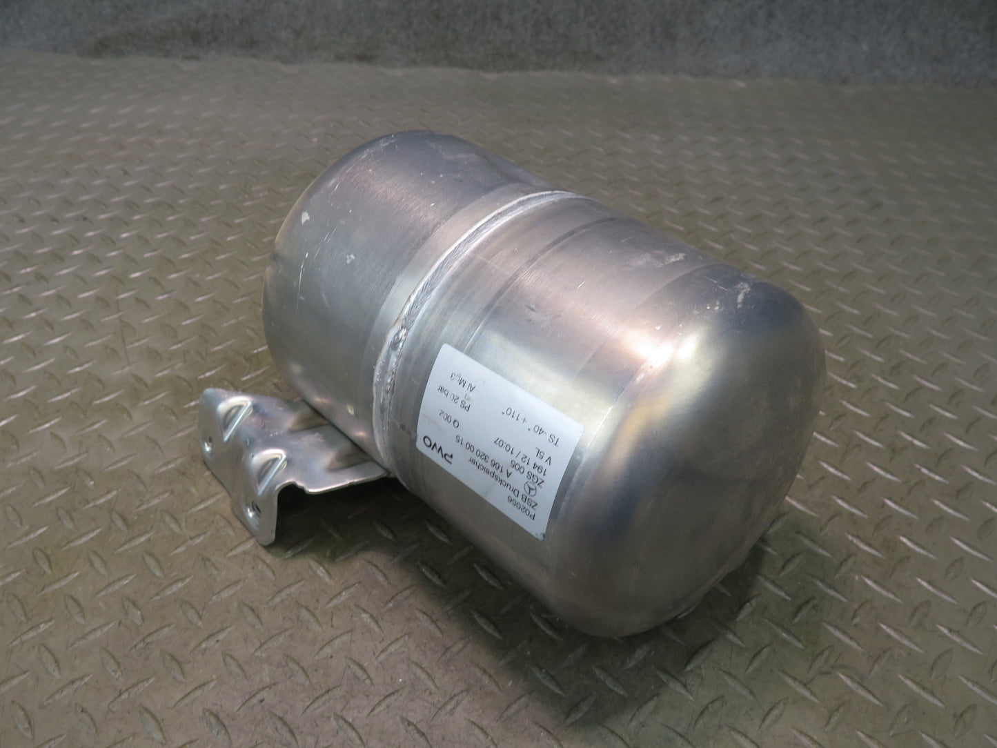 2012-2015 Mercedes X166 W166 Ml-class Air Suspension Vacuum Reservoir Tank