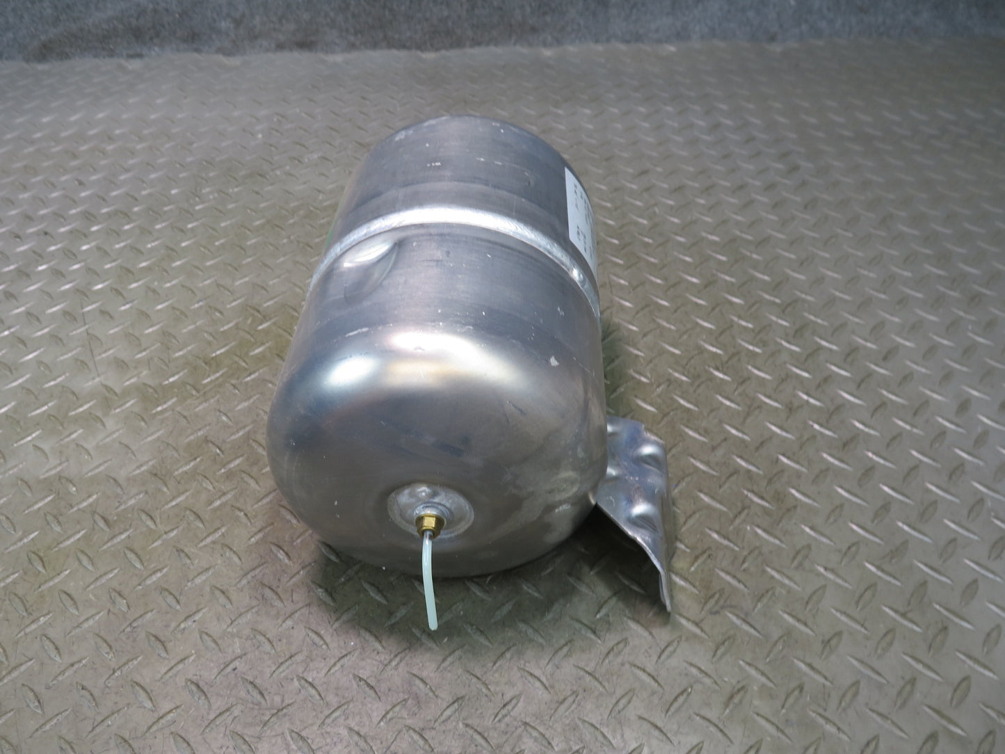2012-2015 Mercedes X166 W166 Ml-class Air Suspension Vacuum Reservoir Tank