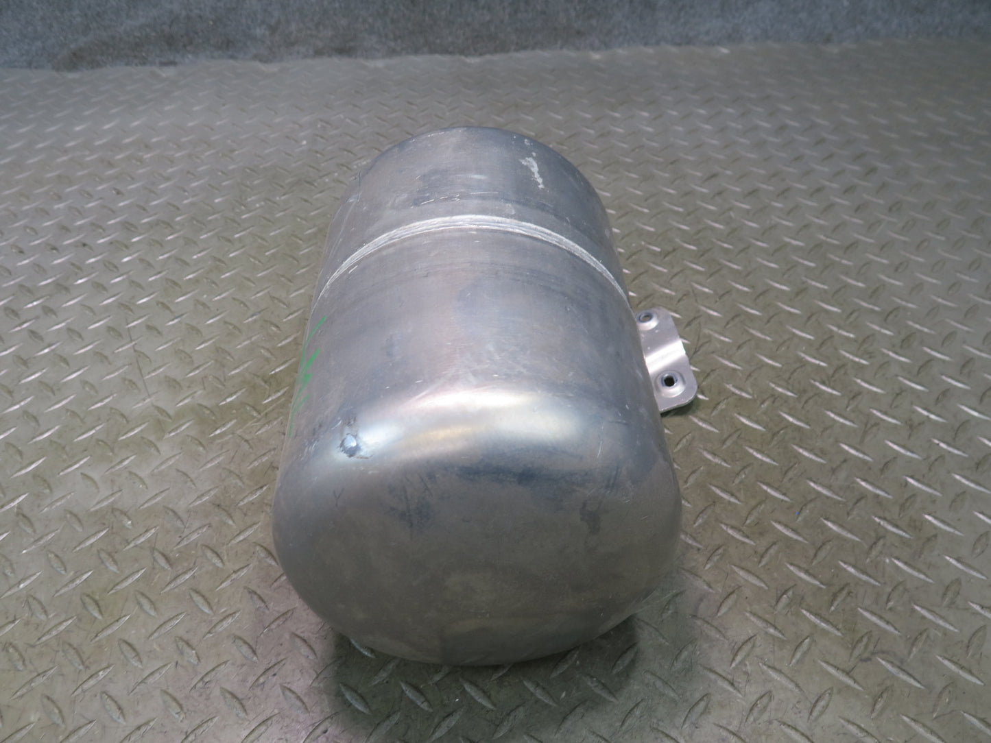 2012-2015 Mercedes X166 W166 Ml-class Air Suspension Vacuum Reservoir Tank