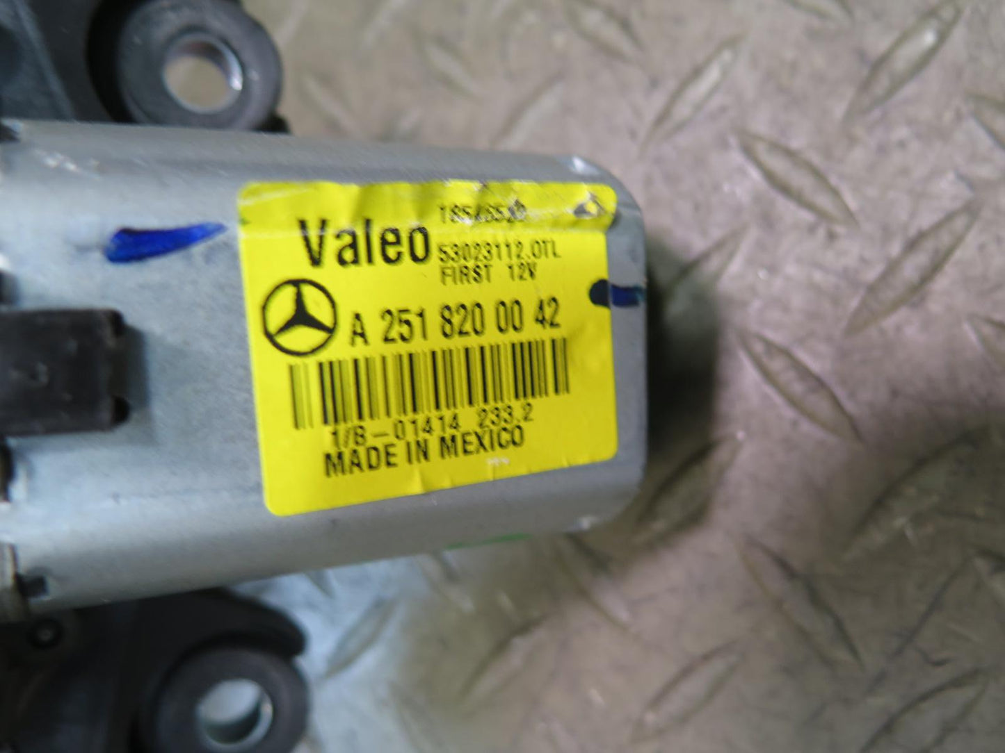 2012-2015 Mercedes X166 W166 Ml-class Rear Trunk Lid Tailgate Wiper Motor w Arm