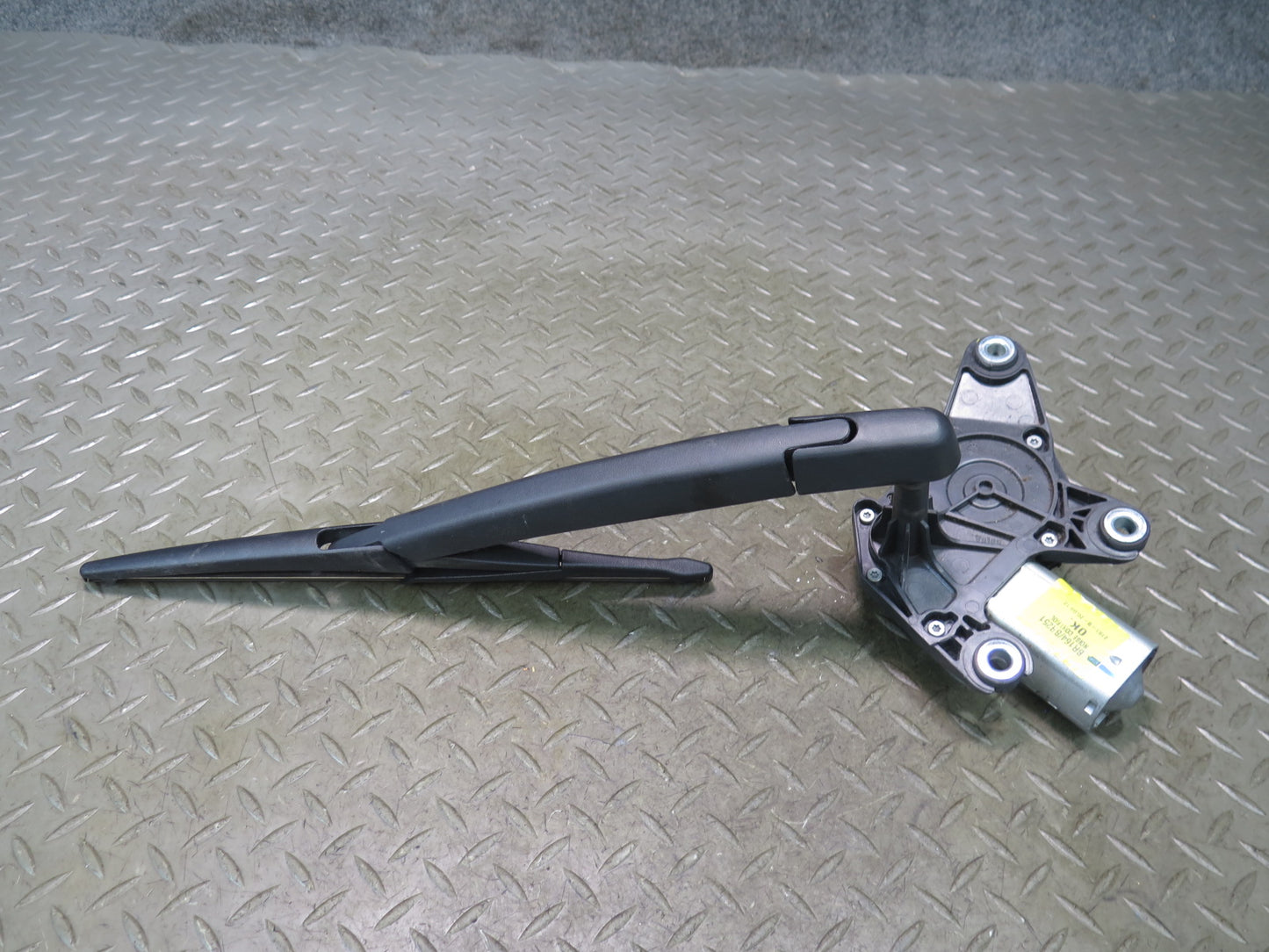 2012-2015 Mercedes X166 W166 Ml-class Rear Trunk Lid Tailgate Wiper Motor w Arm
