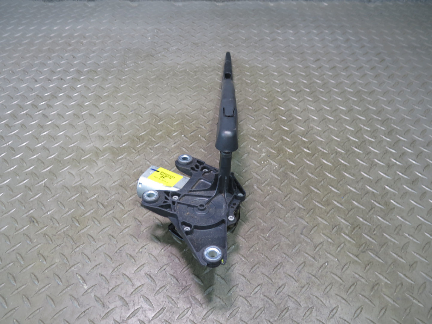 2012-2015 Mercedes X166 W166 Ml-class Rear Trunk Lid Tailgate Wiper Motor w Arm