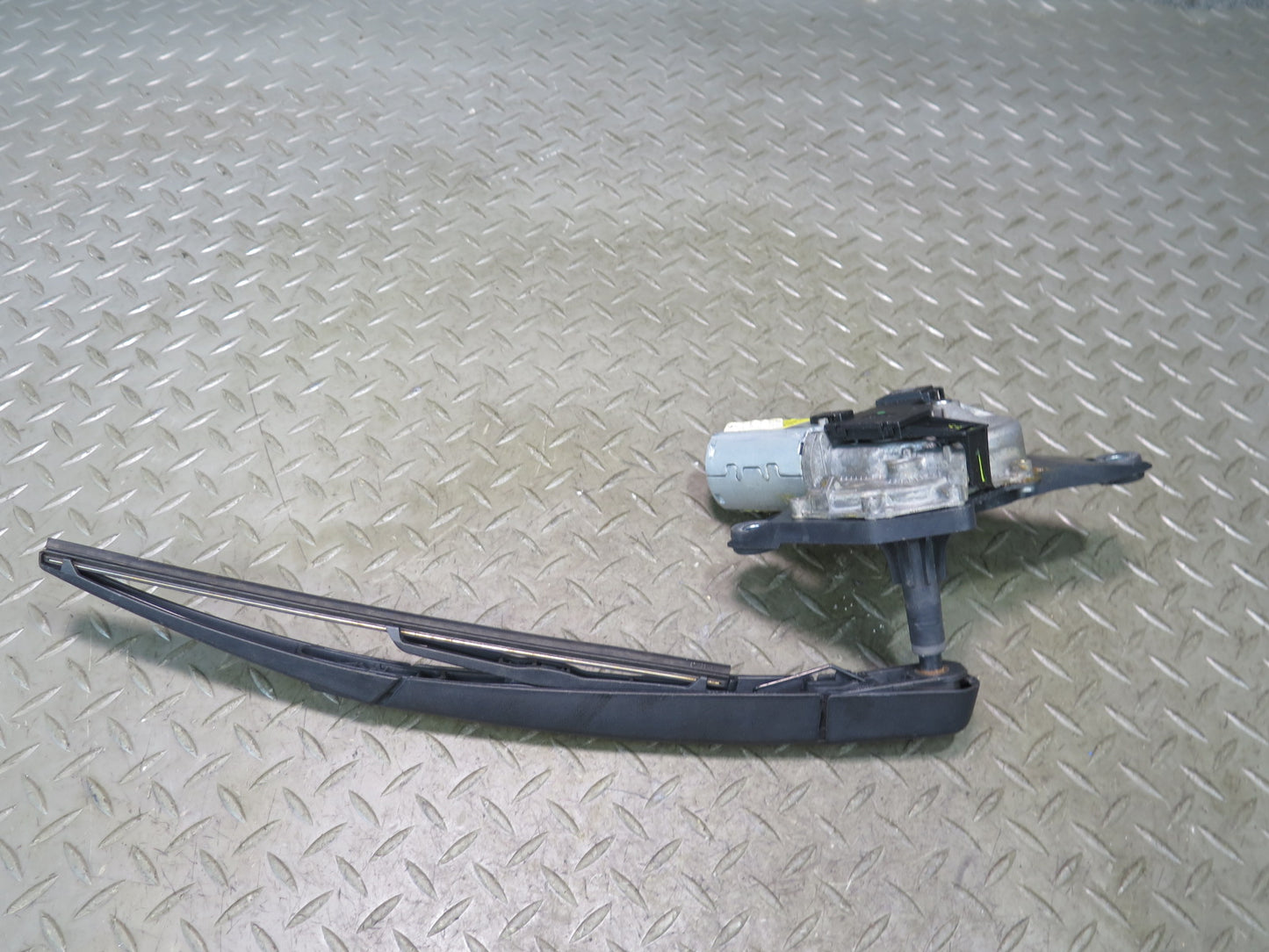 2012-2015 Mercedes X166 W166 Ml-class Rear Trunk Lid Tailgate Wiper Motor w Arm