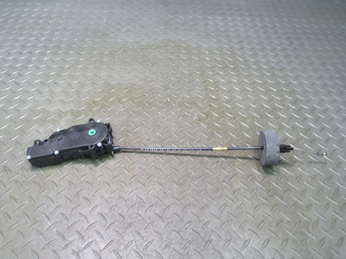 2012-2015 Mercedes X166 W166 Ml-class Rear Trunk Tailgate Lock Latch Actuator