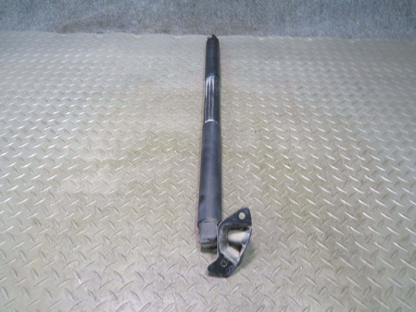 2012-2015 Mercedes X166 W166 ML Rear Tailgate Power Lift Support Cylinder Set