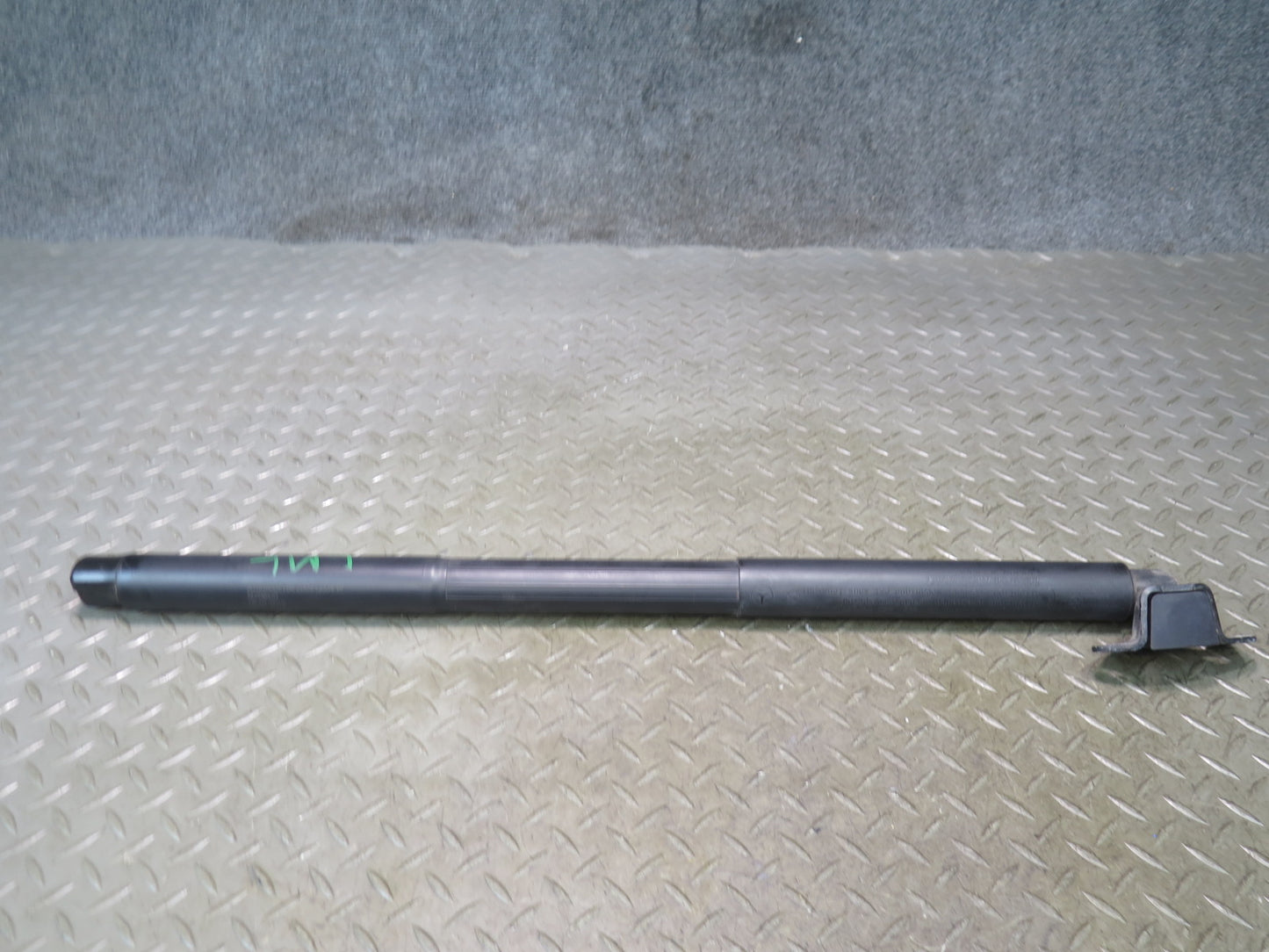 2012-2015 Mercedes X166 W166 ML Rear Tailgate Power Lift Support Cylinder Set