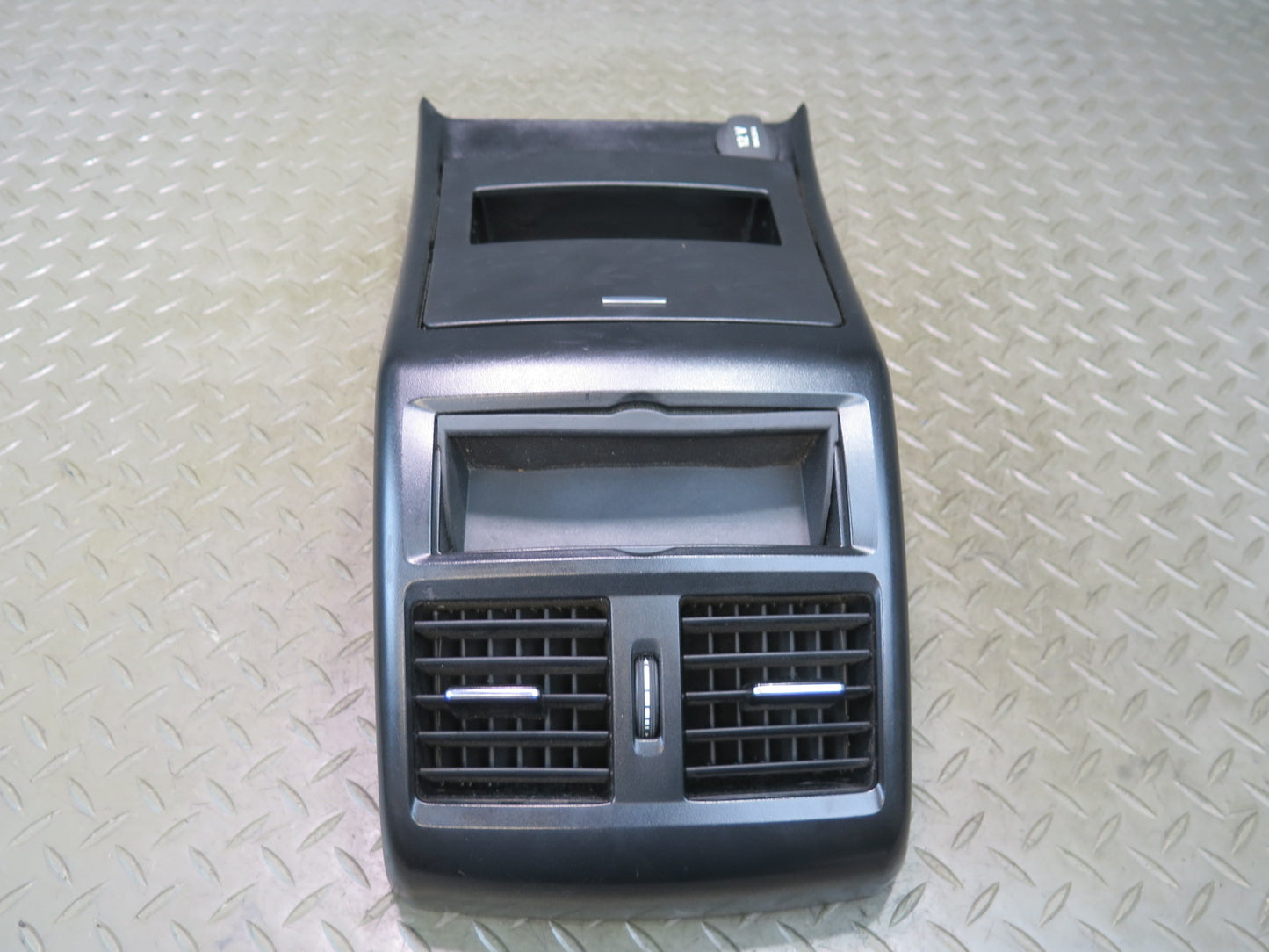 2012-2015 Mercedes X166 W166 Ml-class Rear Center Console Trim Panel w Air Vent