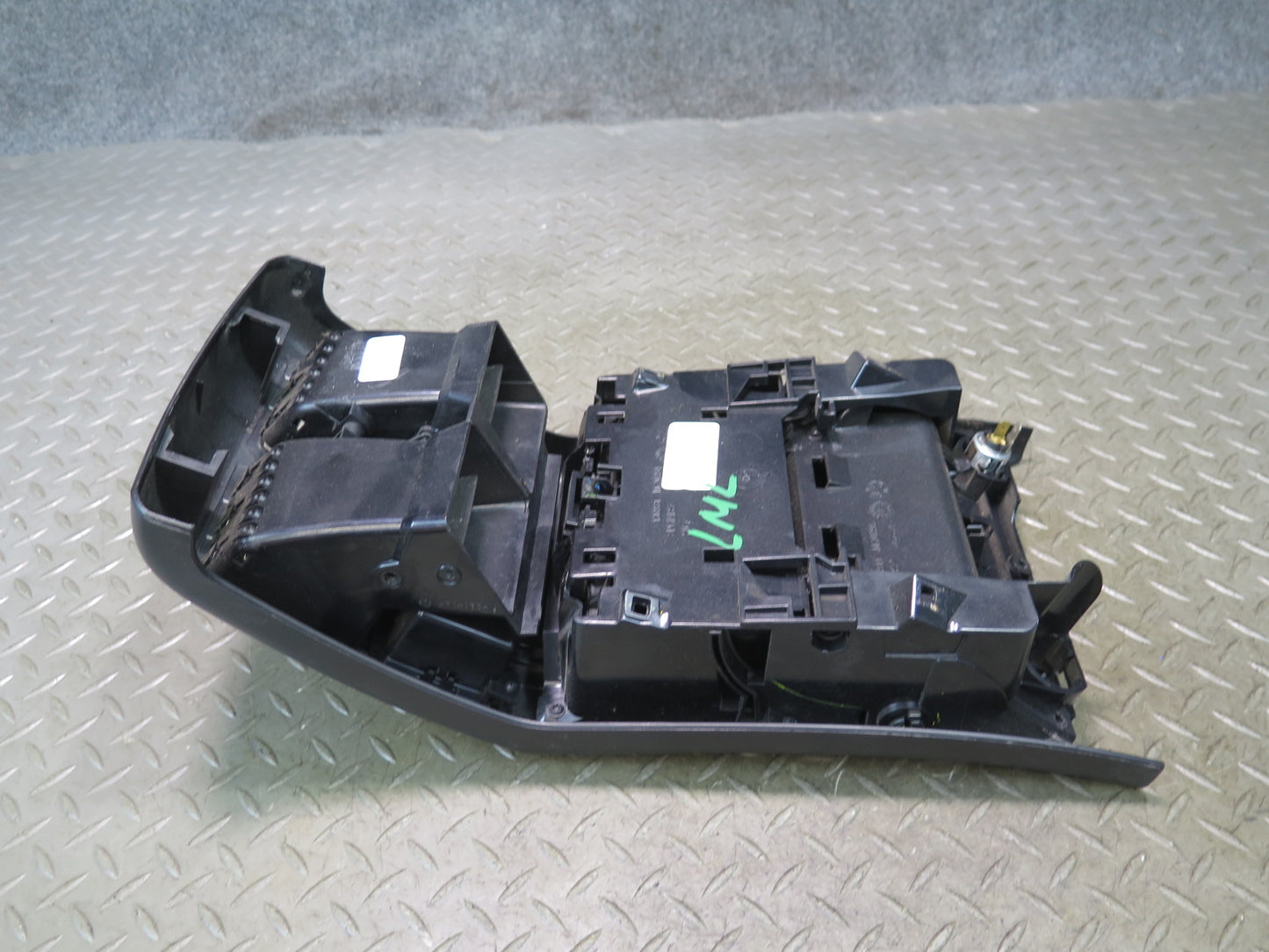 2012-2015 Mercedes X166 W166 Ml-class Rear Center Console Trim Panel w Air Vent