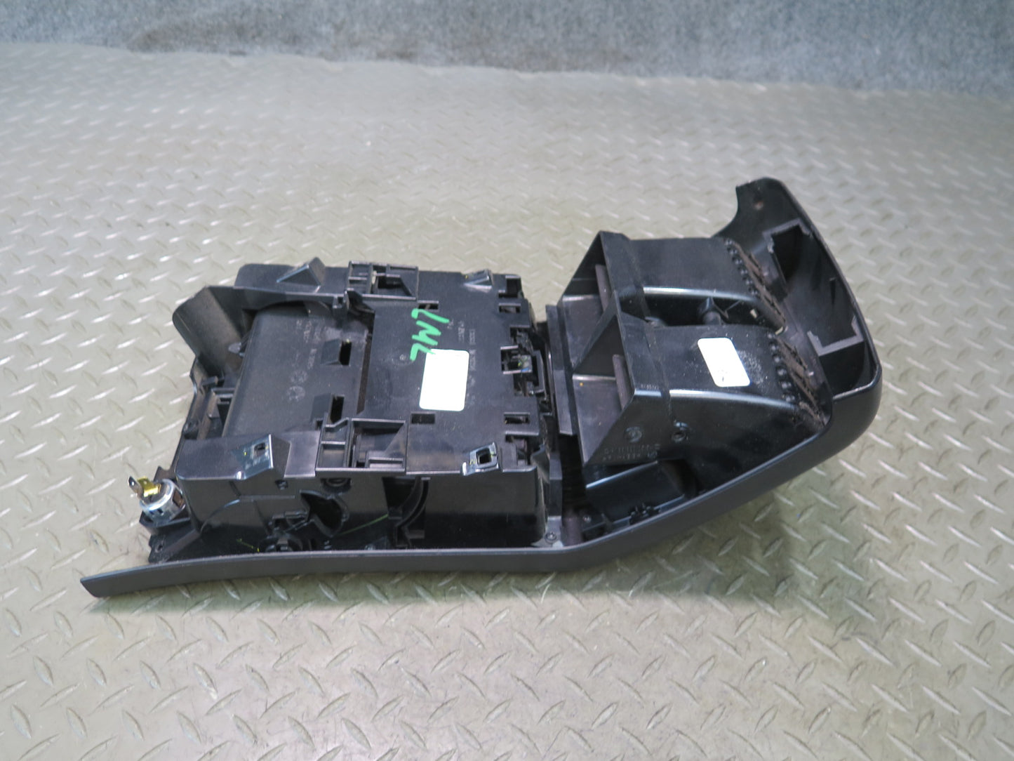 2012-2015 Mercedes X166 W166 Ml-class Rear Center Console Trim Panel w Air Vent
