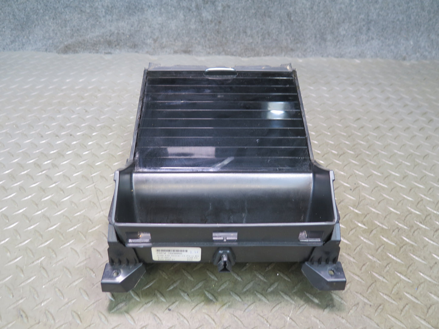 2012-2015 Mercedes X166 W166 Ml-class Center Console CUP Holder 16930055