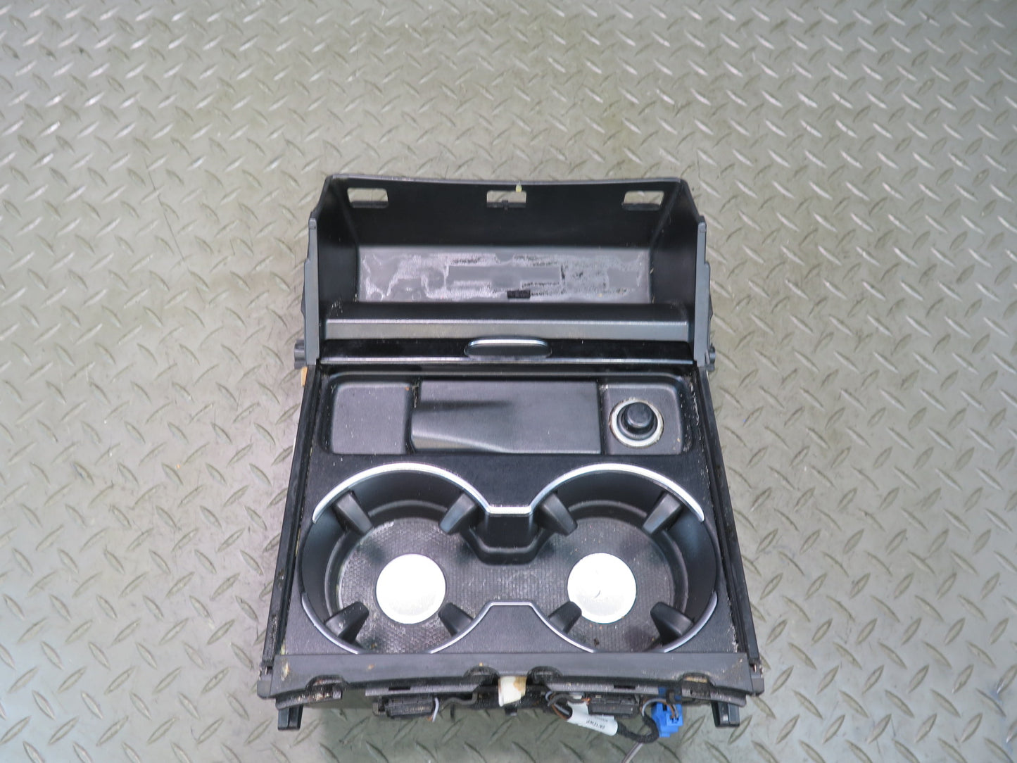 2012-2015 Mercedes X166 W166 Ml-class Center Console CUP Holder 16930055