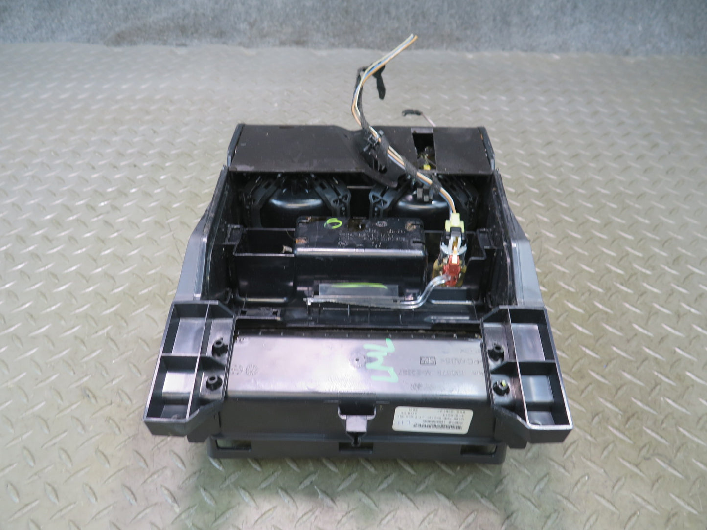 2012-2015 Mercedes X166 W166 Ml-class Center Console CUP Holder 16930055