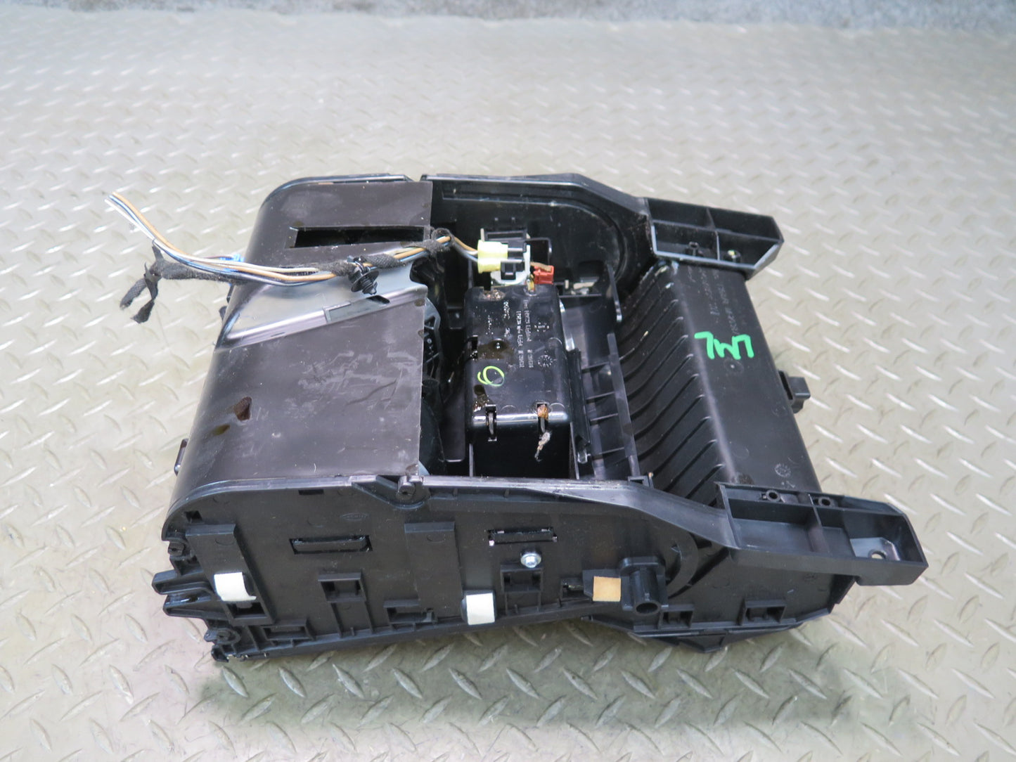 2012-2015 Mercedes X166 W166 Ml-class Center Console CUP Holder 16930055
